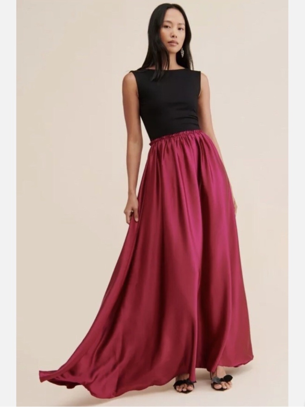 Elegant Maxi Dress with Black Bodice and Fuchsia Skirt